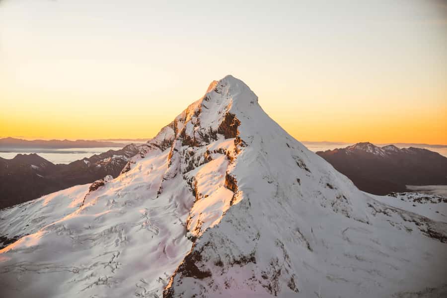 Queenstown: Sunrise Glacier Scenic Flight - A small aircraft with a guaranteed view
