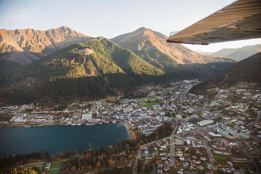 Queenstown: Sunrise Glacier Scenic Flight - Flying around Mt. Aspiring as the sun comes up