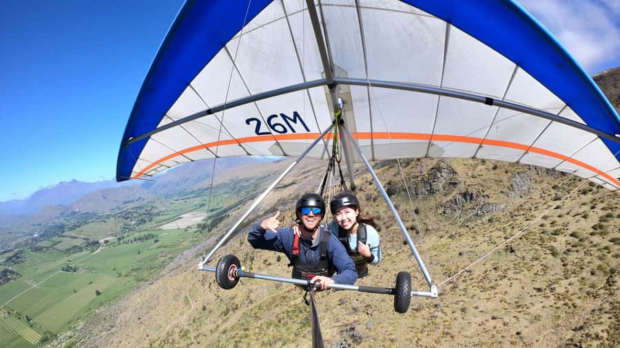 Queenstown: Tandem Hang Gliding Experience - What the pilot does, and what you do