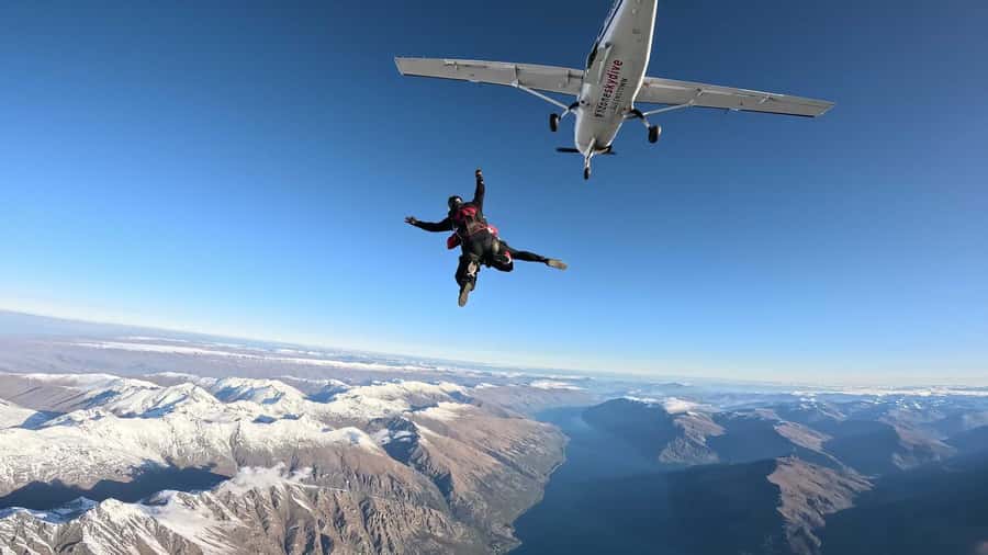Queenstown: Tandem Skydive Experience - Photos and video are useful, but budget for them