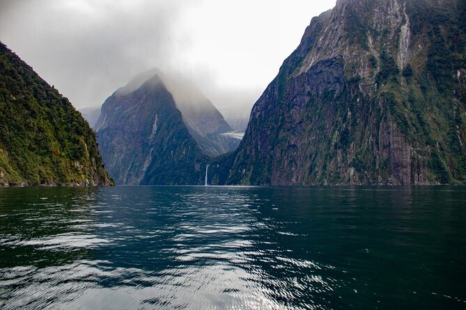 Queenstown to Te Anau via Milford Sound inc Cruise & Lunch - Key points before you book