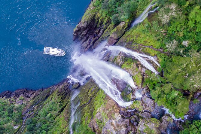 Queenstown to Te Anau via Milford Sound inc Cruise & Lunch - Watch for kea in the Darran Mountains
