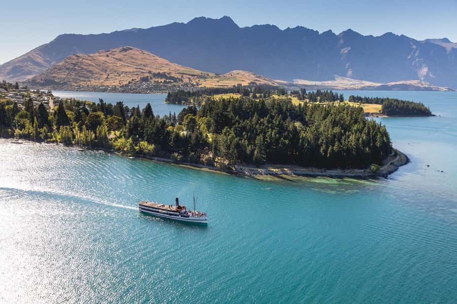 Queenstown: TSS Earnslaw Cruise of Lake Whakatipu - Why the TSS Earnslaw is more than a sightseeing boat