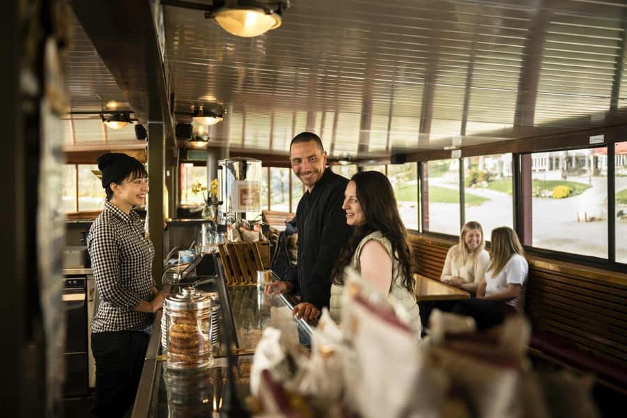 Queenstown: TSS Earnslaw Cruise of Lake Whakatipu - The engine room is the heart of the trip