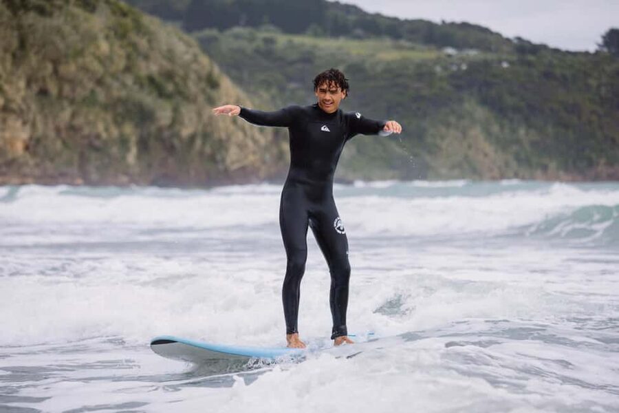 Raglan: 2 Day Surf Lesson Package - Meeting the school beside Ngarunui Beach