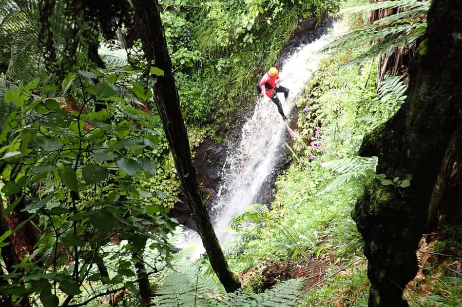 Raglan: Karioi Canyoning - Meeting at Raglan Rock and getting ready