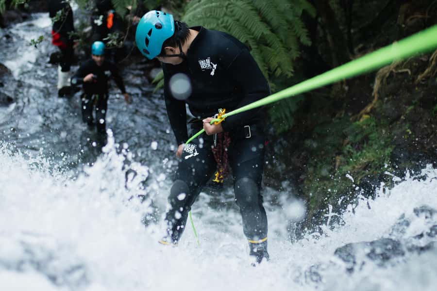 Raglan: Sunset Canyoning Tour and Glowworm Experience - Starting at Raglan Rock and reaching the canyon