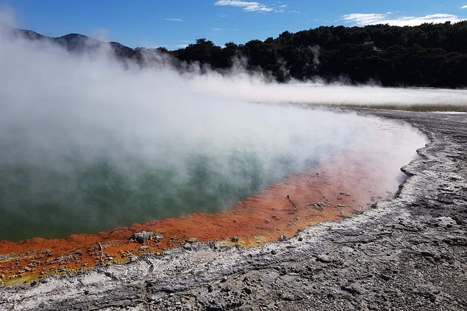 Rotorua based Small Group Morning Tour Waimangu and Wai O Tapu - The guides are the heart of the experience