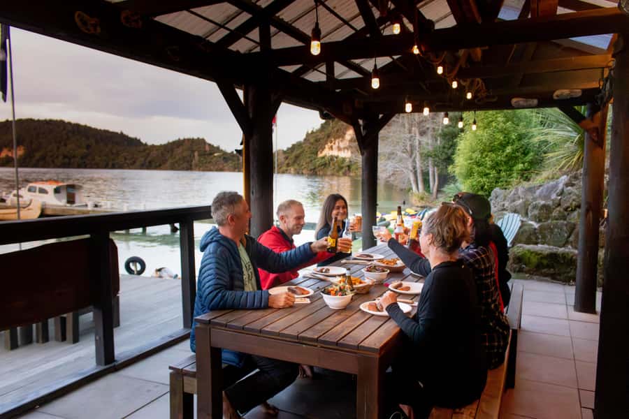 Rotorua: Evening Starlight Gourmet Kayak Tour with dinner - Key points to know before booking