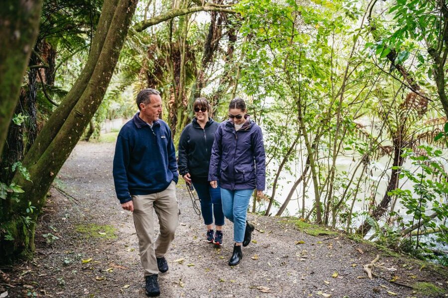 Rotorua: Explore The Lakes Half-Day Morning Tour - Who should book this Rotorua outing?