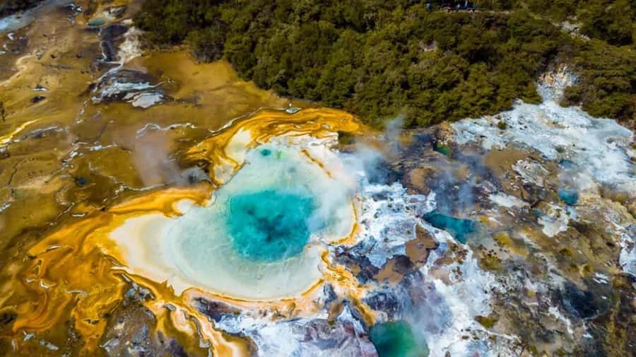 Rotorua: Floatplane Flight with Orakei Korako Landing - Mount Tarawera and the 17-kilometer volcanic rift
