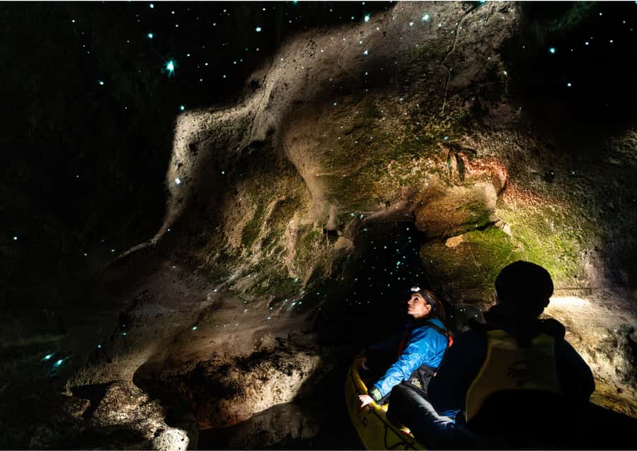 Rotorua: Glow Worm Kayak Tour - A clear safety briefing before you paddle