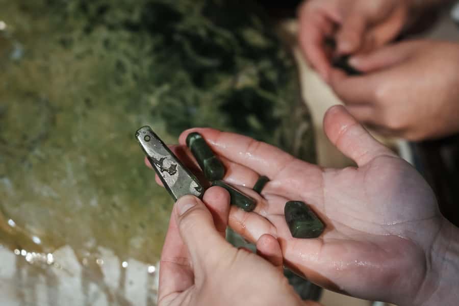 Rotorua: Jade Carving Experience at a Local Studio - What makes the $26 price worthwhile