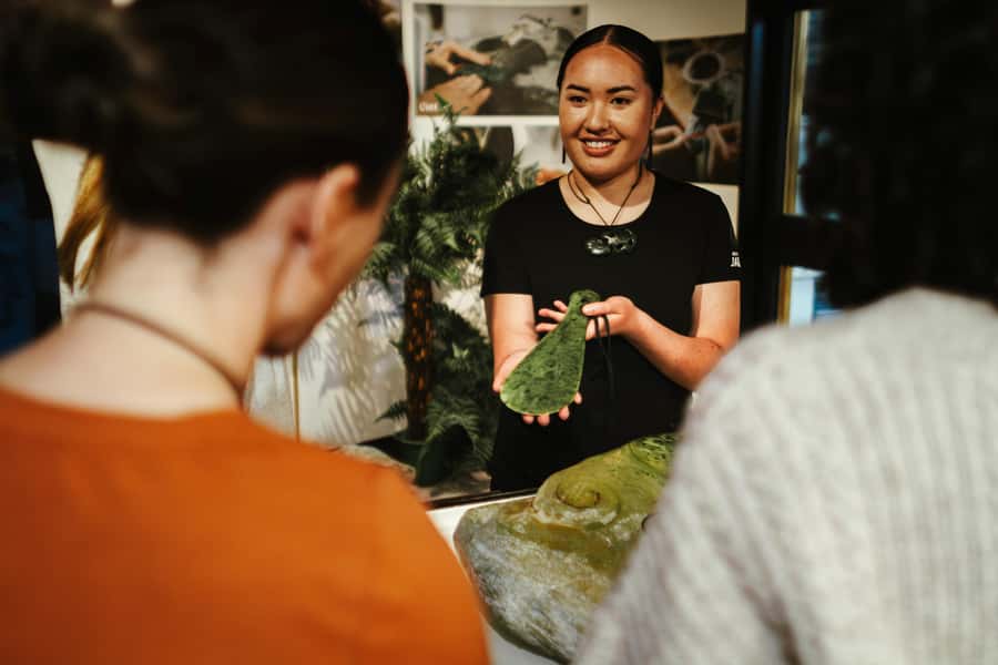 Rotorua: Jade Carving Experience at a Local Studio - Practical timing and booking advice
