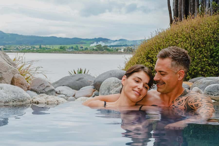 Rotorua: Lake View Private Pools Experience - Choosing morning, afternoon, or evening