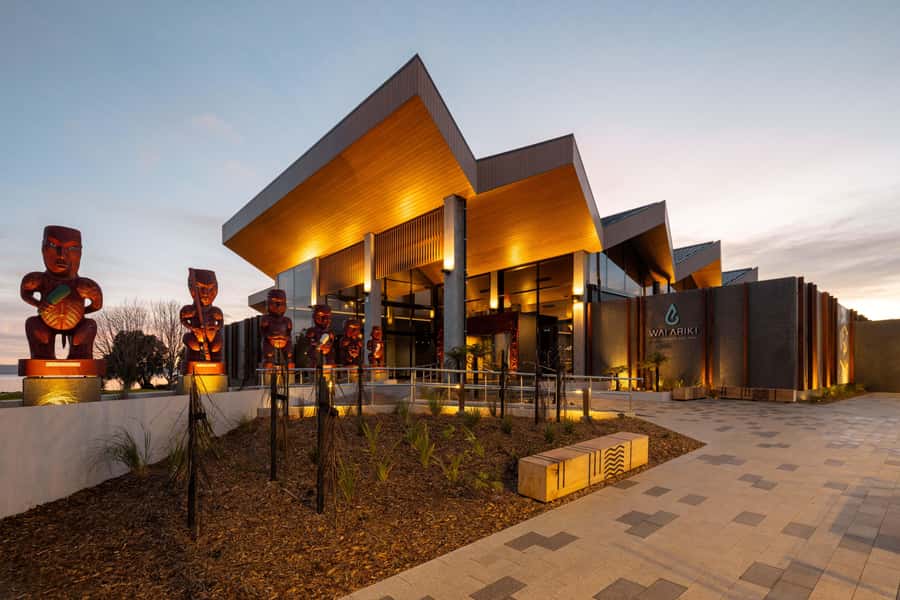 Rotorua: Lakefront Hot Springs & Spa - Luxury Māori Wellness - Geothermal pools with a view of Mokoia Island