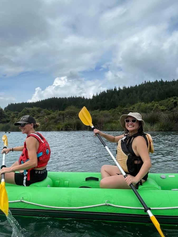 Rotorua: Secret adventure kayaking to natural hot springs - Reaching the natural hot springs