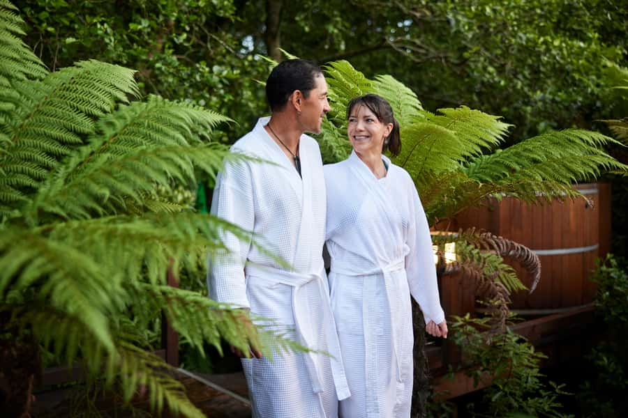 Rotorua: Secret Spot Hot Tubs - Drinks delivered without leaving the water