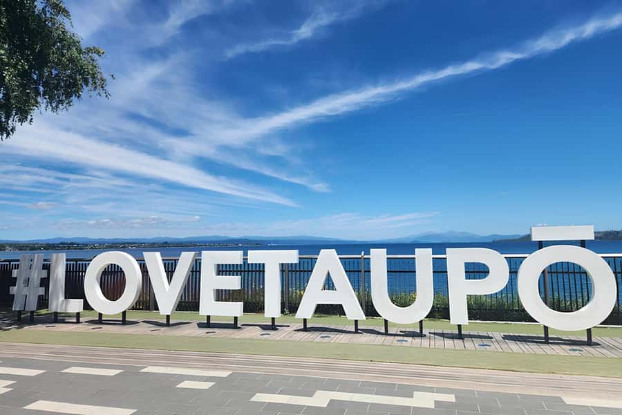 Rotorua & Taupo DayTour Waiotapu & Huka Falls from Auckland - Rotorua in 90 minutes