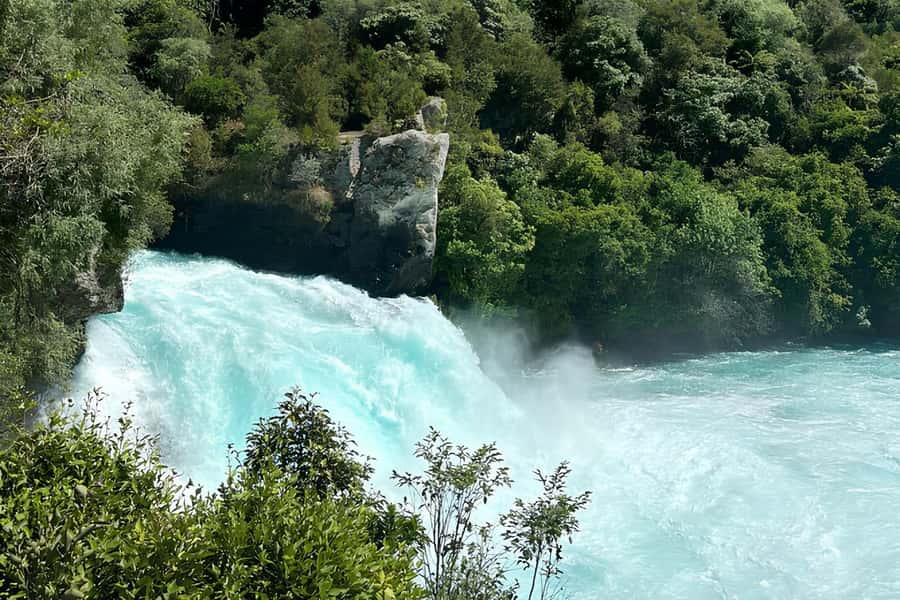 Rotorua & Taupo DayTour Waiotapu & Huka Falls from Auckland - Is $448 per person good value?