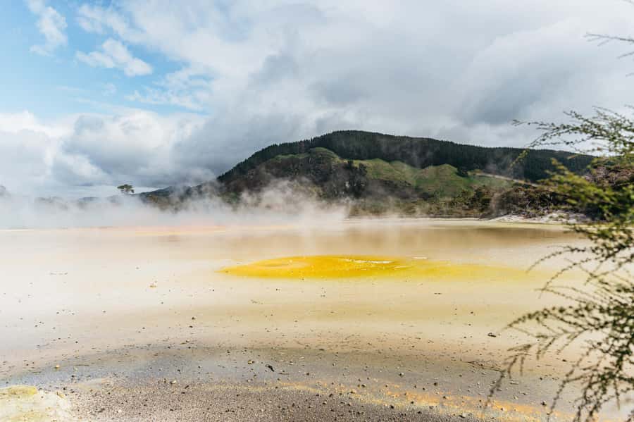 Rotorua: Wai-O-Tapu Geothermal Park Entry Ticket - Weather, clothing, and mobility