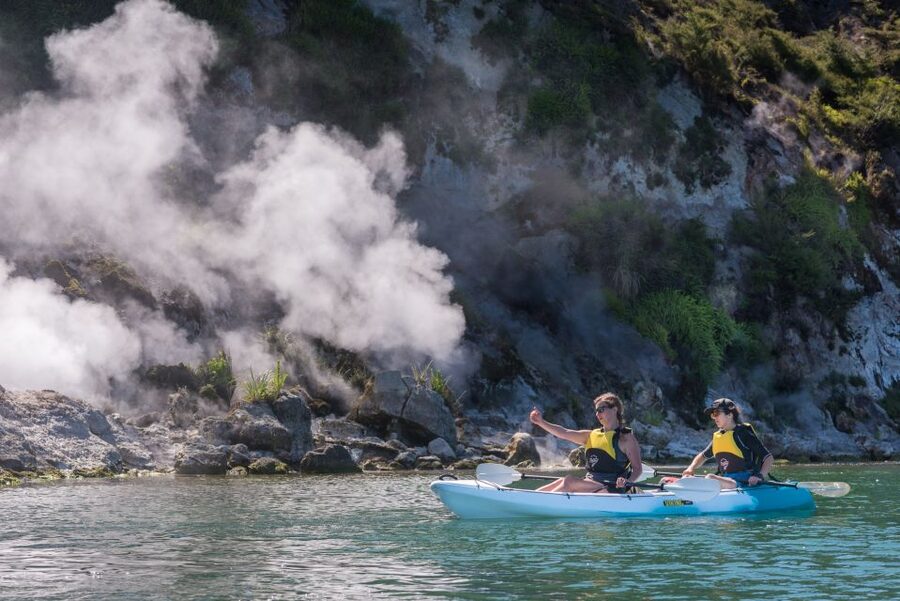Rotorua: Waimangu Valley Walk and Steaming Cliffs Kayak Tour - The guide’s role in the experience