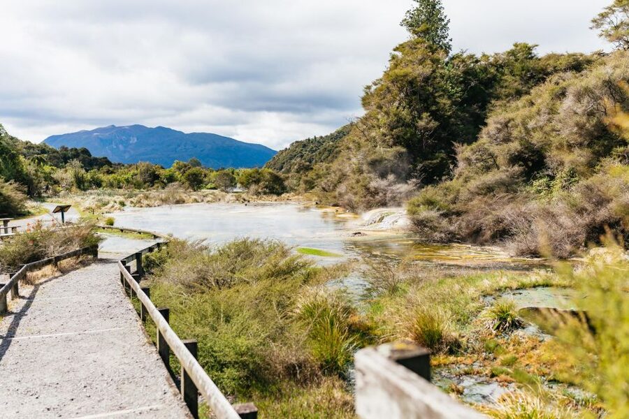 Rotorua: Waimangu Volcanic Valley Ticket & Self-Guided Walk - A practical plan for your day