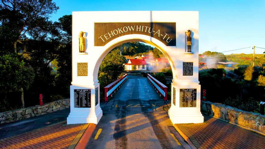 Rotorua: Whakarewarewa Village Guided Tour - Why Whakarewarewa Feels Different From a Geothermal Park