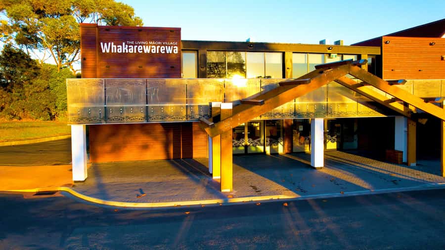 Rotorua: Whakarewarewa Village Guided Tour - Walking Through a Living Māori Village