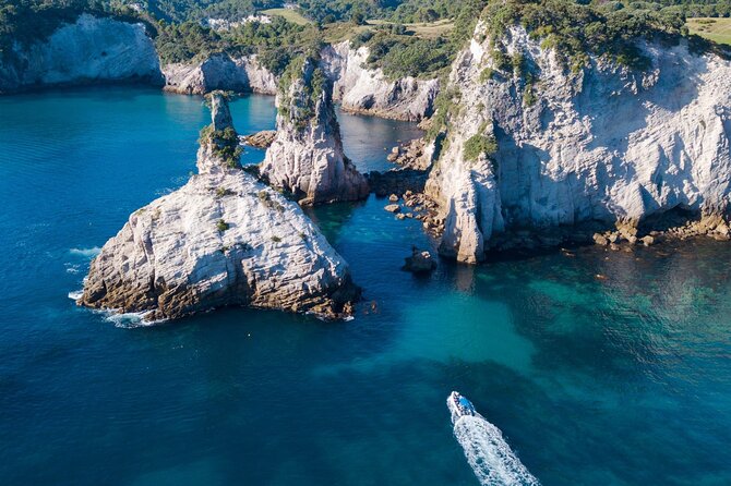 Sea Cave Adventures in Whitianga - Snorkeling in a clear cove