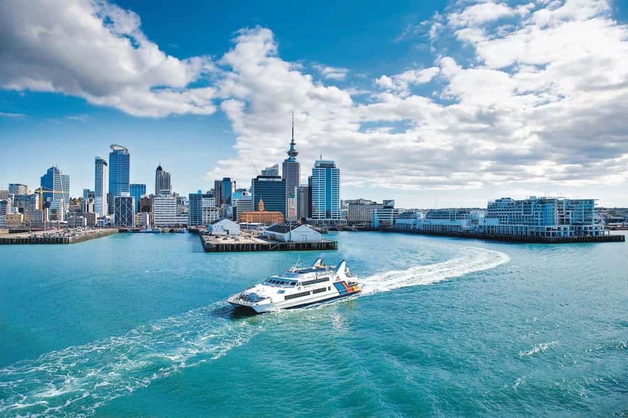 Sea, Land & Sky Premium Package - Using the Explorer bus without wasting the day