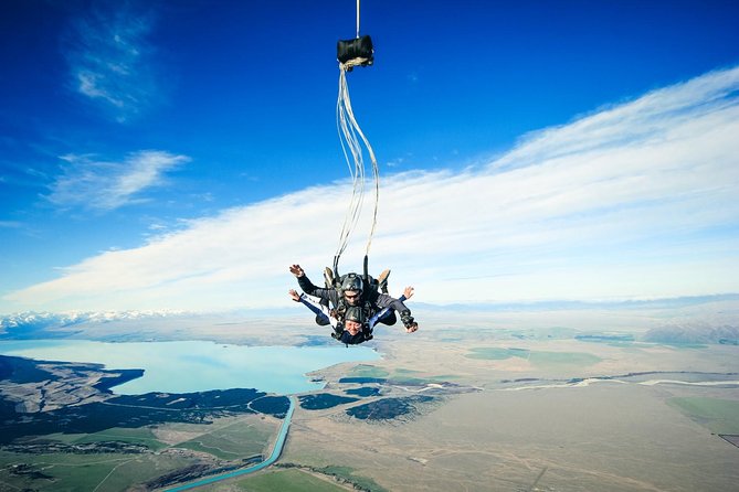 Skydive Mt. Cook - 20+ Seconds of Freefall from 10,000ft - How the small group changes the feel
