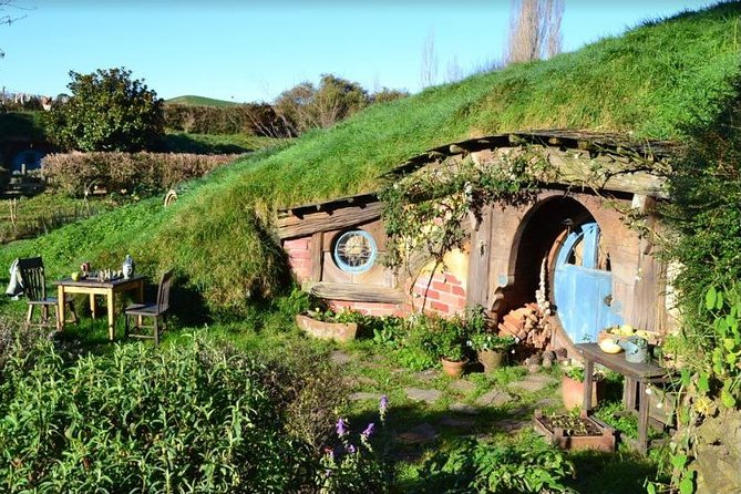Small-Group Hobbiton and Waitomo Day Tour with Lunch from Auckland - What the road time adds, and what it takes away