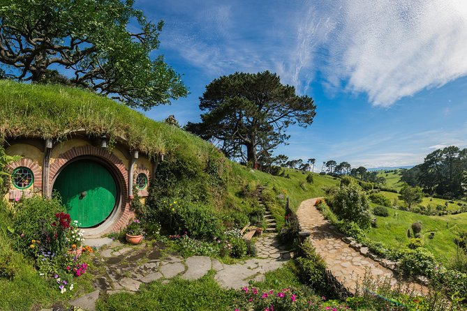 Small-Group Hobbiton Tour from Auckland with Party Marquee Lunch - Is $254.44 a fair price?