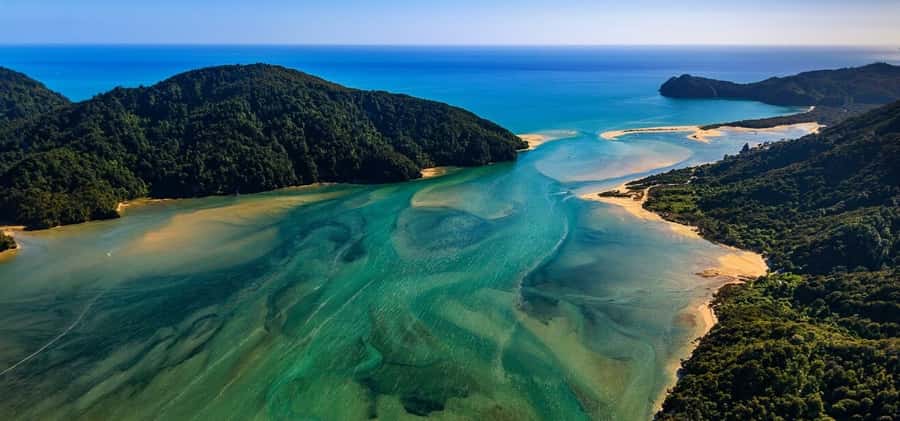 Takaka: Farewell Spit/Abel Tasman Scenic Flight - Key points at a glance