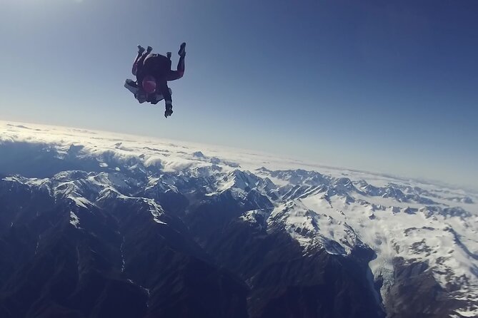 Tandem Skydive 10,000ft from Franz Josef - Who will enjoy this most?