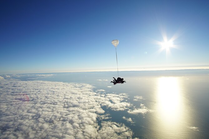 Tandem Skydive 16,500ft from Franz Josef - Who will get the most from this outing?