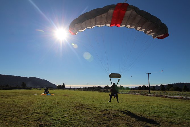 Tandem Skydive 18,000ft from Franz Josef - What the 85-second freefall feels like