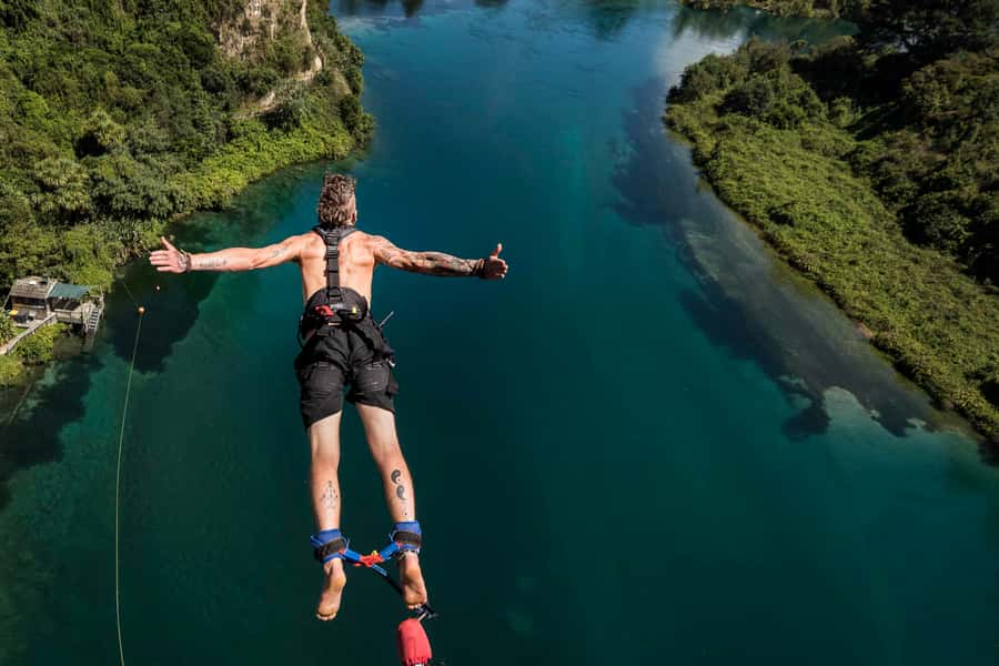 Taupō: AJ Hackett Taupō Bungy - NZ's Highest Water Touch! - What the jump itself feels like