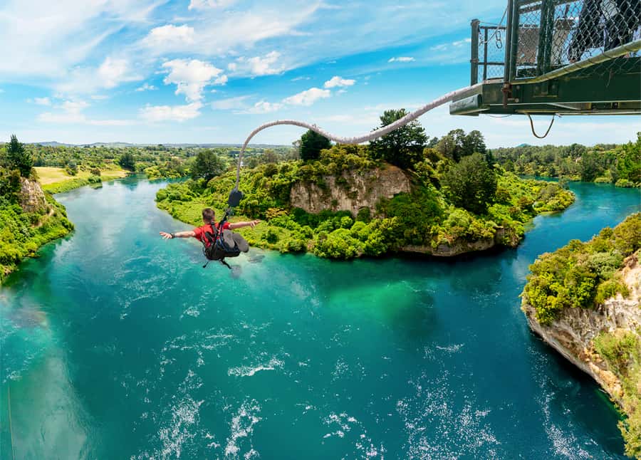 Taupō: Bungy Jump and Swing Combo - The 47-meter bungy: choose your water contact