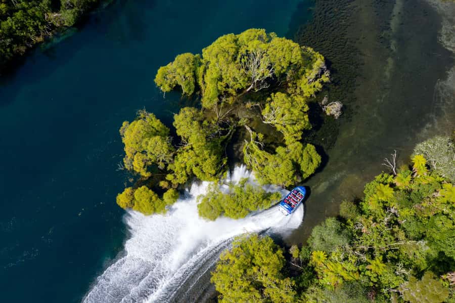 Taupō: Huka Falls 30-Minute Jet Boat Experience - Huka Falls is the payoff