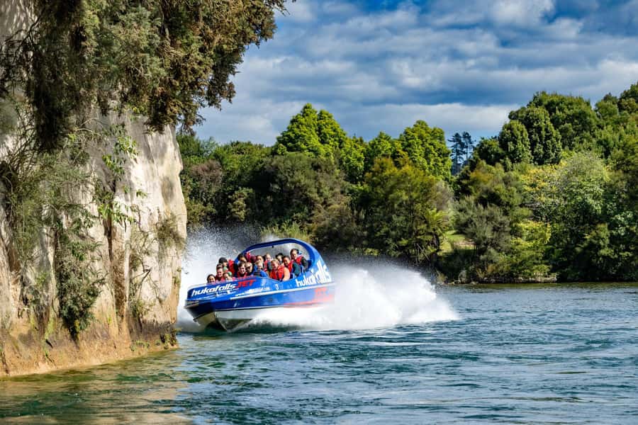 Taupō: Huka Falls 30-Minute Jet Boat Experience - The Waikato River provides the setting