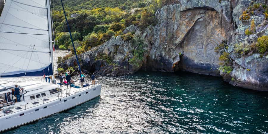 Taupo: Māori Rock Carvings Lake Taupo Catamaran Tour - Practical tips before you book