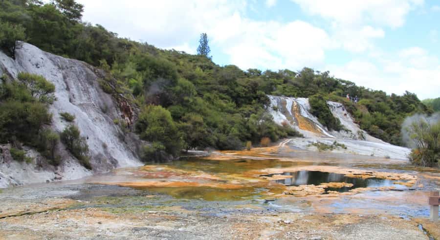 Taupo: Orakei Korako Geothermal Park and Cave Entry Ticket - Geysers, Mud Pools, and Silica Terraces