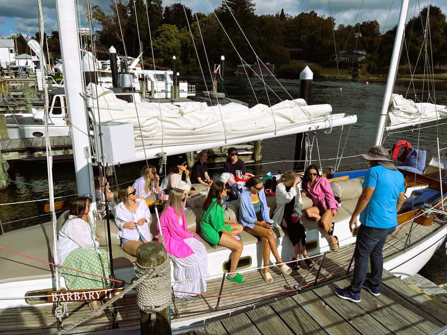 Taupō: Sail Barbary Eco Sailing to the Maori Rock Carvings - Swimming in cool blue water