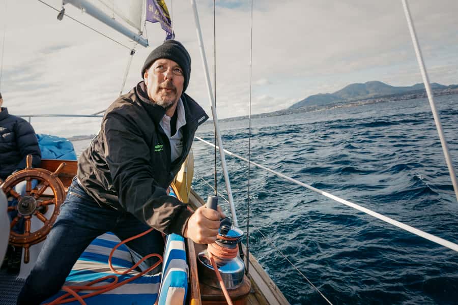 Taupō: Sail Barbary Eco Sailing to the Maori Rock Carvings - Weather, wind, and the backup boat