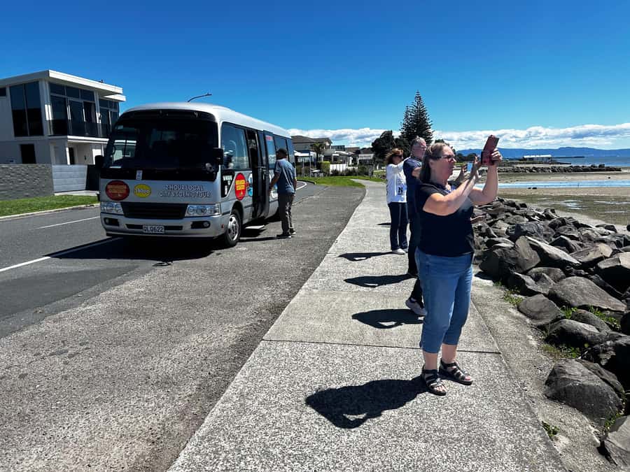 Tauranga City & Scenic Sightseeing 2-hour Local Tour - Historic Tauranga from the bus window