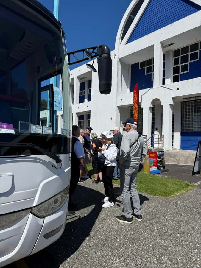 Tauranga City & Scenic Sightseeing 2-hour Local Tour - Bus size, Wi-Fi, and the pace of the ride