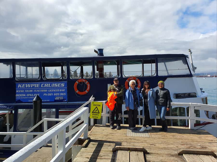 Tauranga: Mount Maunganui Harbour Sightseeing Cruise - Commentary, crew, and the feel on board