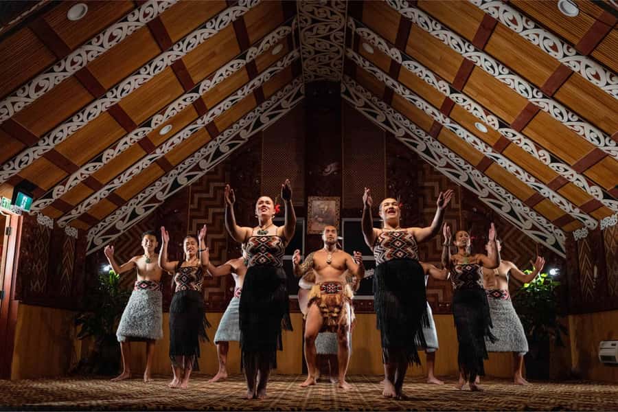 Te Puia: Te Rā Guided Day Tour and Haka Performance - Why this Te Puia combination works